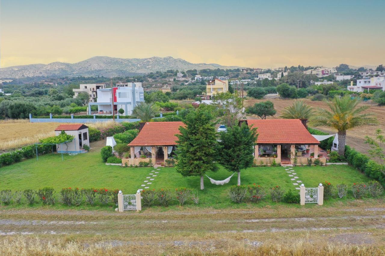 גנאדי Ilaira Sea View Bungalow מראה חיצוני תמונה